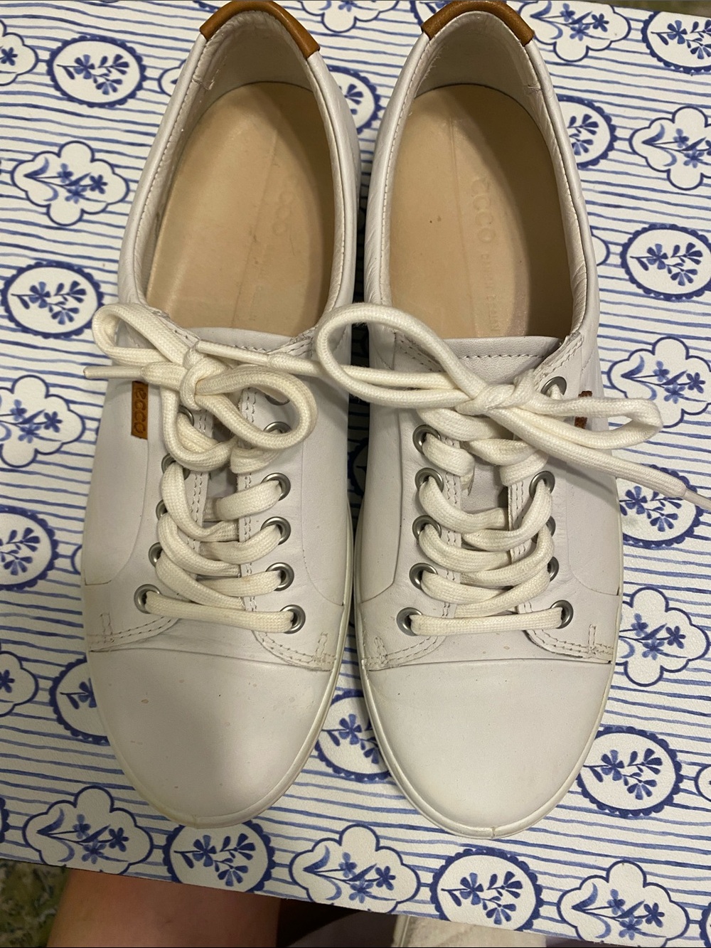 Ecco White Leather Lace-Up Sneakers with Tan Heel Tab